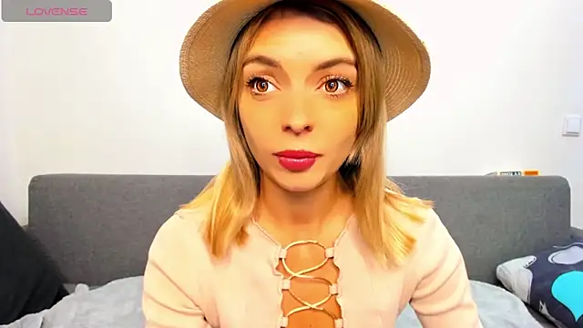 Snapshot of _ellen_meow_ chatting on 11/11/25, 09:15 ellen meow online show from 11/11/25, 09:15