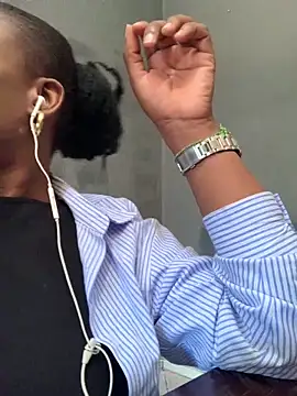 slimcateee online show from 12/12/24, 09:08