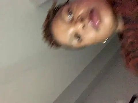 slimcateee online show from 02/11/25, 06:08