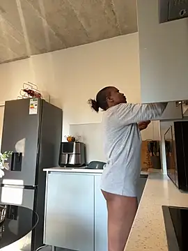 slimcateee online show from 05/17/26, 06:33