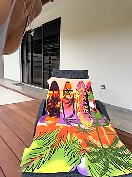 emma4xxx online show from 02/07/25, 07:38