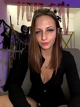 emma4xxx online show from 10/30/25, 08:42