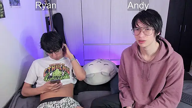 Snapshot of Aventure_Twinks chatting on 12/06/24, 04:03 Aventure Twinks online show from 12/06/24, 04:03