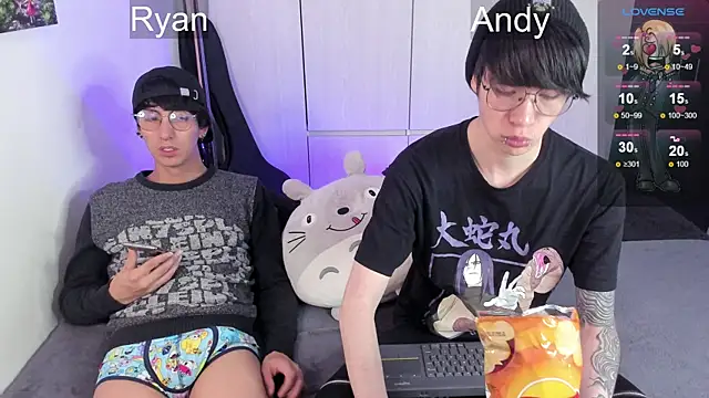 Snapshot of Aventure_Twinks chatting on 12/28/24, 04:08 Aventure Twinks online show from 12/28/24, 04:08