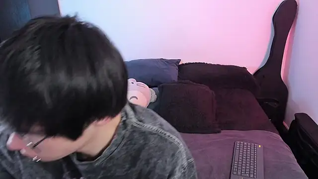 Snapshot of Aventure_Twinks chatting on 12/03/25, 05:11 Aventure Twinks online show from 12/03/25, 05:11