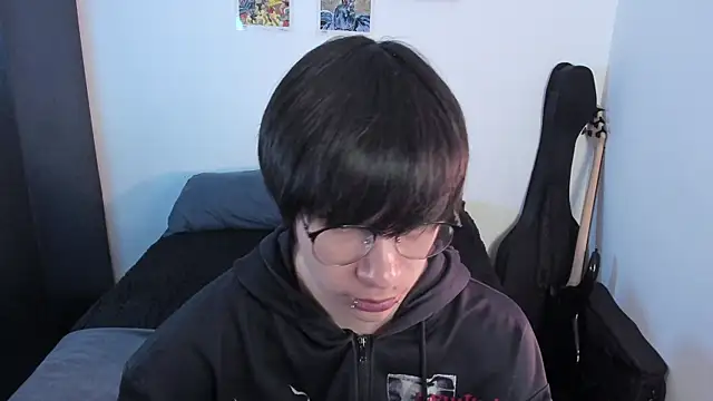 Aventure Twinks online show from 05/15/26, 11:45