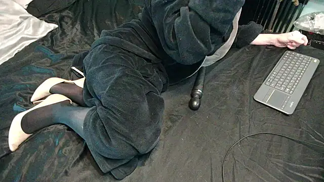 Prxscillia Tx online show from 10/31/25, 04:41