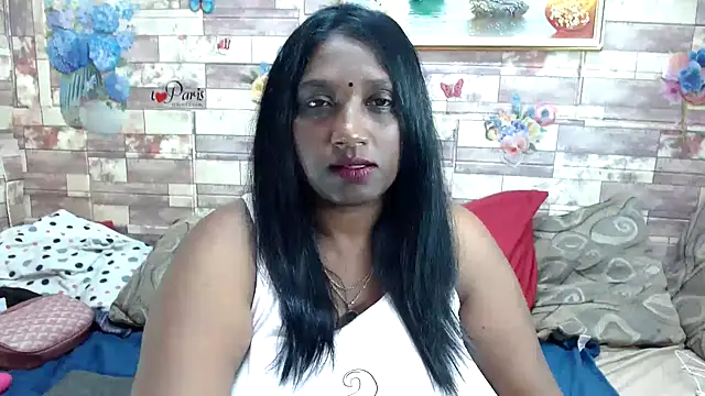Snapshot of Indian_tracy chatting on 11/05/25, 09:15 Indian tracy online show from 11/05/25, 09:15