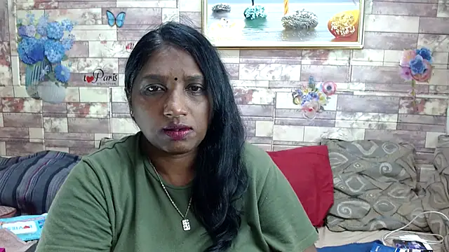 Snapshot of Indian_tracy chatting on 11/26/25, 08:21 Indian tracy online show from 11/26/25, 08:21