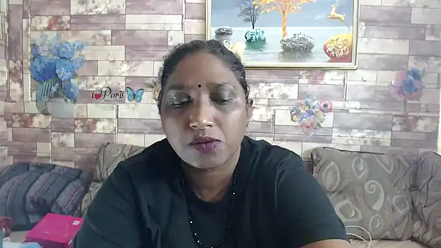 Snapshot of Indian_tracy chatting on 12/22/25, 08:22 Indian tracy online show from 12/22/25, 08:22