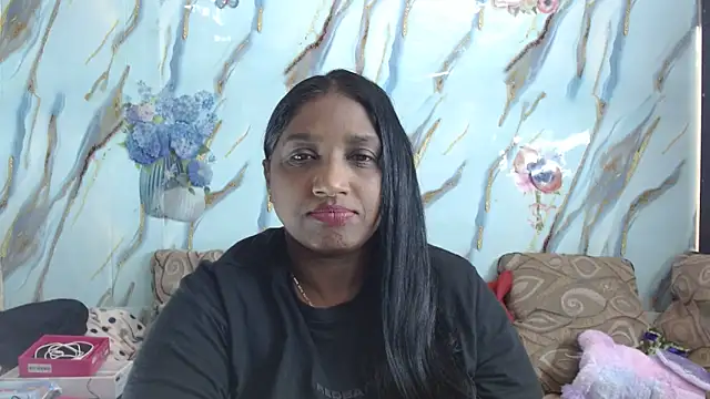 Snapshot of Indian_tracy chatting on 06/11/26, 08:34 Indian tracy online show from 06/11/26, 08:34