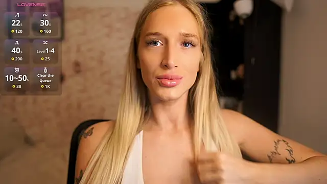 Snapshot of Nicolette__Shea_ chatting on 10/03/25, 07:27 Nicolette Shea online show from 10/03/25, 07:27