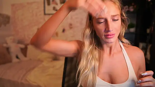 Snapshot of Nicolette__Shea_ chatting on 11/27/25, 09:11 Nicolette Shea online show from 11/27/25, 09:11