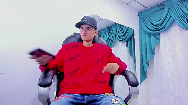 Ethan Booy online show from 12/21/24, 07:38