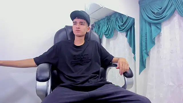 Ethan Booy online show from 01/03/25, 08:54