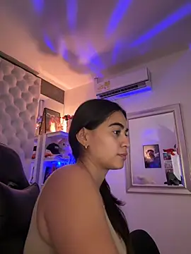 Snapshot of ZarahEvans chatting on 11/11/25, 07:36 ZarahEvans online show from 11/11/25, 07:36