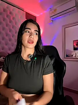 Snapshot of ZarahEvans chatting on 11/29/25, 03:59 ZarahEvans online show from 11/29/25, 03:59