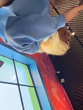 Snapshot of VixenCapri chatting on 11/06/25, 05:58 VixenCapri online show from 11/06/25, 05:58