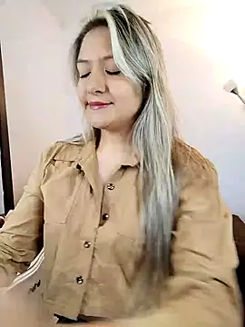 Snapshot of valeriahunter1 chatting on 12/26/24, 11:24 valeriahunter1 online show from 12/26/24, 11:24