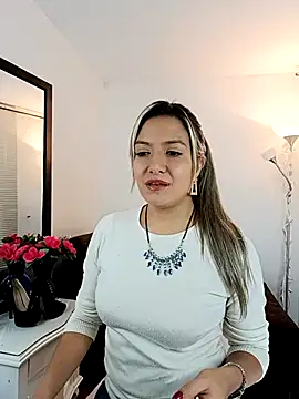 Snapshot of valeriahunter1 chatting on 02/13/25, 10:00 valeriahunter1 online show from 02/13/25, 10:00