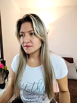 Snapshot of valeriahunter1 chatting on 03/18/25, 10:48 valeriahunter1 online show from 03/18/25, 10:48