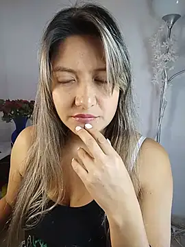 valeriahunter1 online show from 05/22/26, 10:48