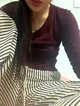 Snapshot of Hoanami chatting on 11/21/25, 04:16 Hoanami online show from 11/21/25, 04:16