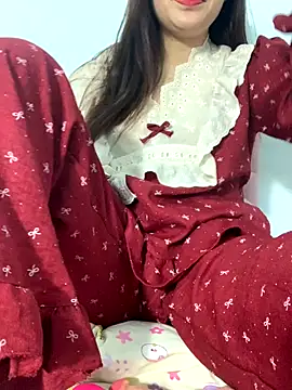 Snapshot of Hoanami chatting on 12/01/25, 02:22 Hoanami online show from 12/01/25, 02:22