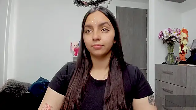 Valery7rose  online show from 10/19/25, 03:34