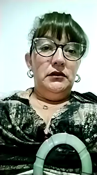 saraqueen   online show from 01/01/25, 06:37