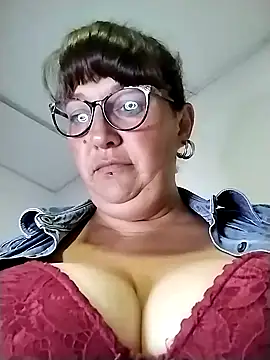 saraqueen   online show from 01/05/25, 06:56