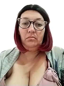 saraqueen   online show from 02/09/25, 06:16