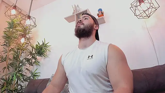SebastianVilla  online show from 05/05/26, 12:07