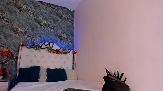 CAMILLEN PETTID online show from 12/22/24, 09:20