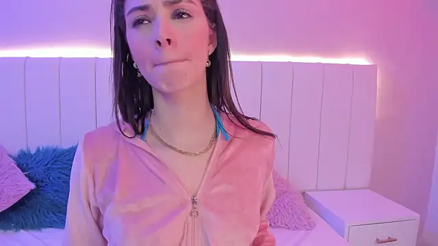 CAMILLEN PETTID online show from 09/14/25, 10:42