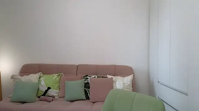 AliciaNewell online show from 10/19/25, 10:27