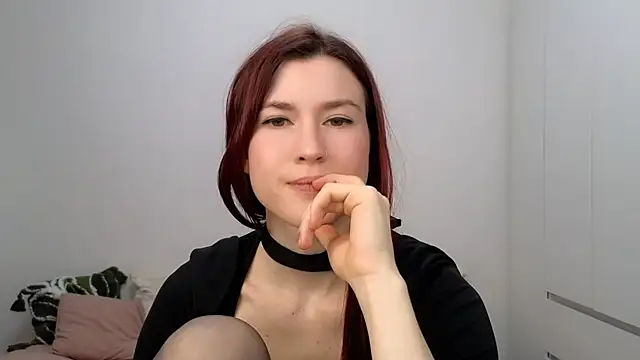 AliciaNewell online show from 12/22/25, 10:23