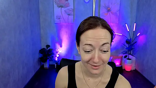 kimberlyray777 online show from 02/04/25, 12:00