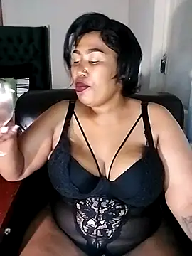 Snapshot of KINKYTEE20 chatting on 12/05/25, 06:59 KINKYTEE20 online show from 12/05/25, 06:59