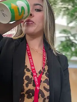 Snapshot of Emilia_Bakerr chatting on 12/13/24, 07:10 Emilia Bakerr online show from 12/13/24, 07:10