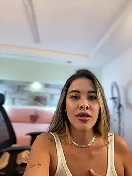 Snapshot of Emilia_Bakerr chatting on 01/07/25, 06:14 Emilia Bakerr online show from 01/07/25, 06:14