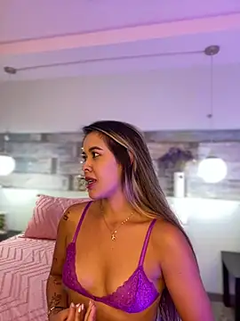 Snapshot of Emilia_Bakerr chatting on 01/27/25, 09:22 Emilia Bakerr online show from 01/27/25, 09:22