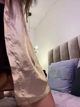 Snapshot of Emilia_Bakerr chatting on 02/11/25, 06:11 Emilia Bakerr online show from 02/11/25, 06:11