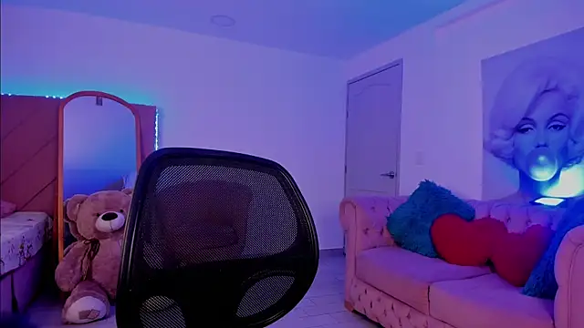 Marily Daniela  online show from 09/21/25, 02:13