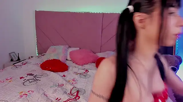 Marily Daniela  online show from 10/26/25, 04:07