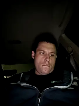 Snapshot of Dut421@xh chatting on 10/30/25, 03:30 Dut421xh online show from 10/30/25, 03:30