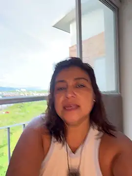 Snapshot of MrsFoucher chatting on 11/10/25, 09:47 MrsFoucher online show from 11/10/25, 09:47