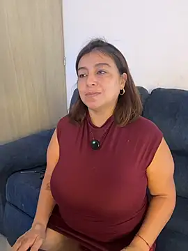 Snapshot of MrsFoucher chatting on 11/28/25, 01:25 MrsFoucher online show from 11/28/25, 01:25