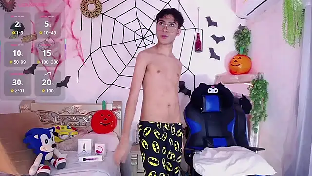 Snapshot of huge_armound chatting on 10/23/25, 04:56 huge armound online show from 10/23/25, 04:56