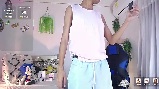Snapshot of huge_armound chatting on 01/15/26, 10:35 huge armound online show from 01/15/26, 10:35